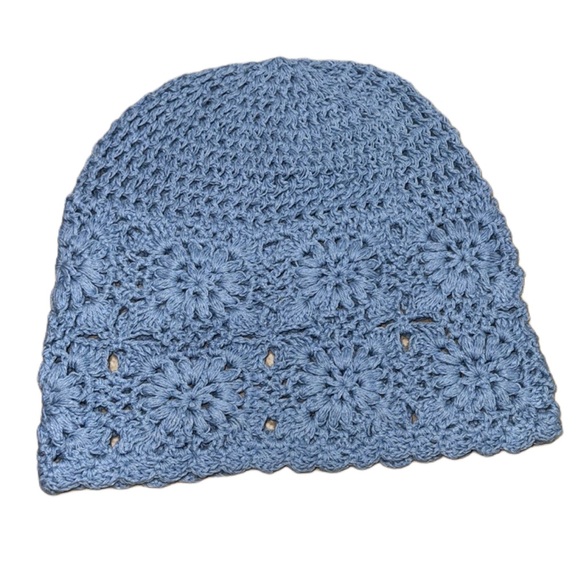 Hand Woven Hollowed-Out hat Stylish and Charming Flower Beanie - Picture 4 of 7